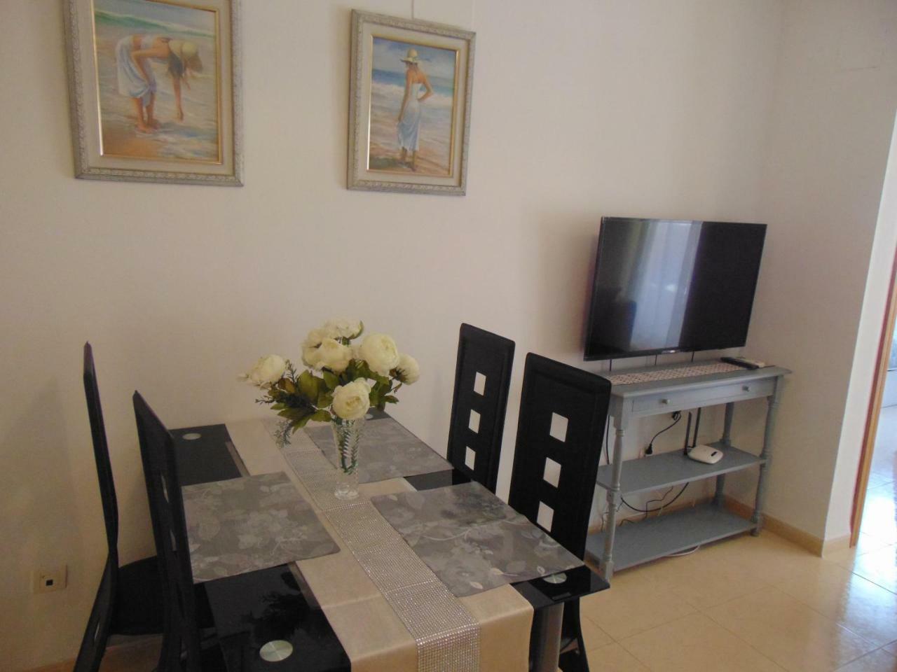 Apartamentos Varios Con 2 Dorm En Marina Dor , La Playa De Amplaries 47 , Vista Lateral Al Mar โอโรเปซาเดลมาร์ ภายนอก รูปภาพ